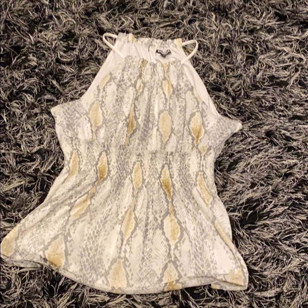 Size small flowy white and gray top